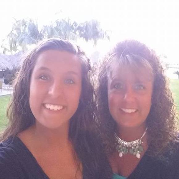 Meet your Posher, Tiffany - Picture 1 of 1